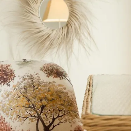 Boutique Rentals-flores Chic In Historical Center Porto
