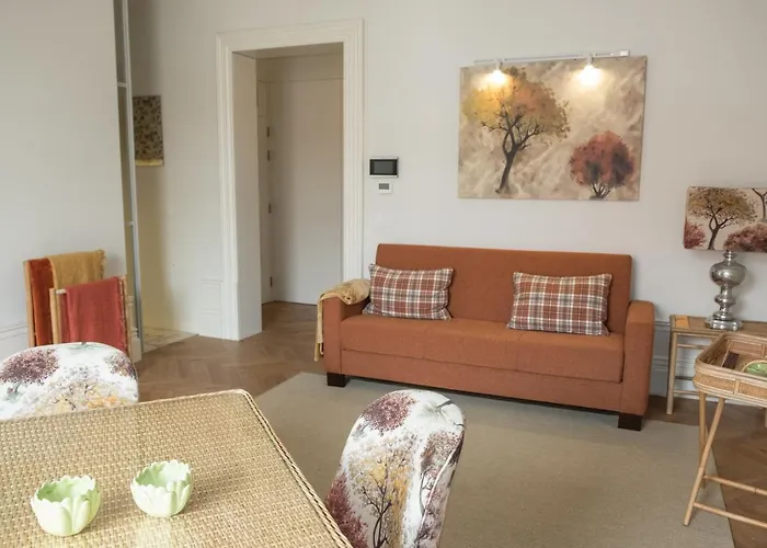 Apartament Boutique Rentals-flores Chic In Historical Center Porto